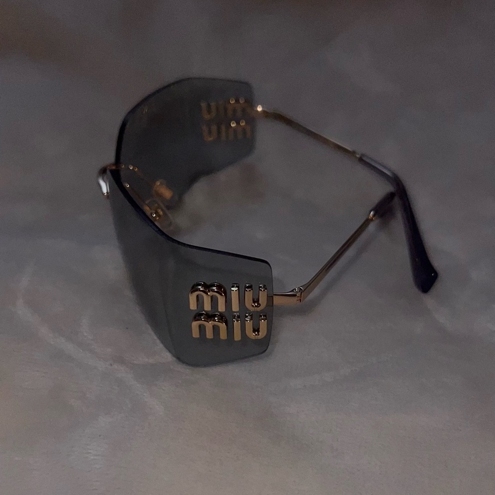 Miu Miu sunglasses women’s - Picture 5 of 9